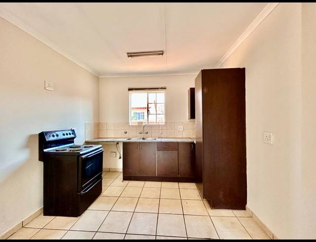 3 BEDROOM APARTMENT FOR SALE IN MAGALIESBERG COUNTRY ESTATE